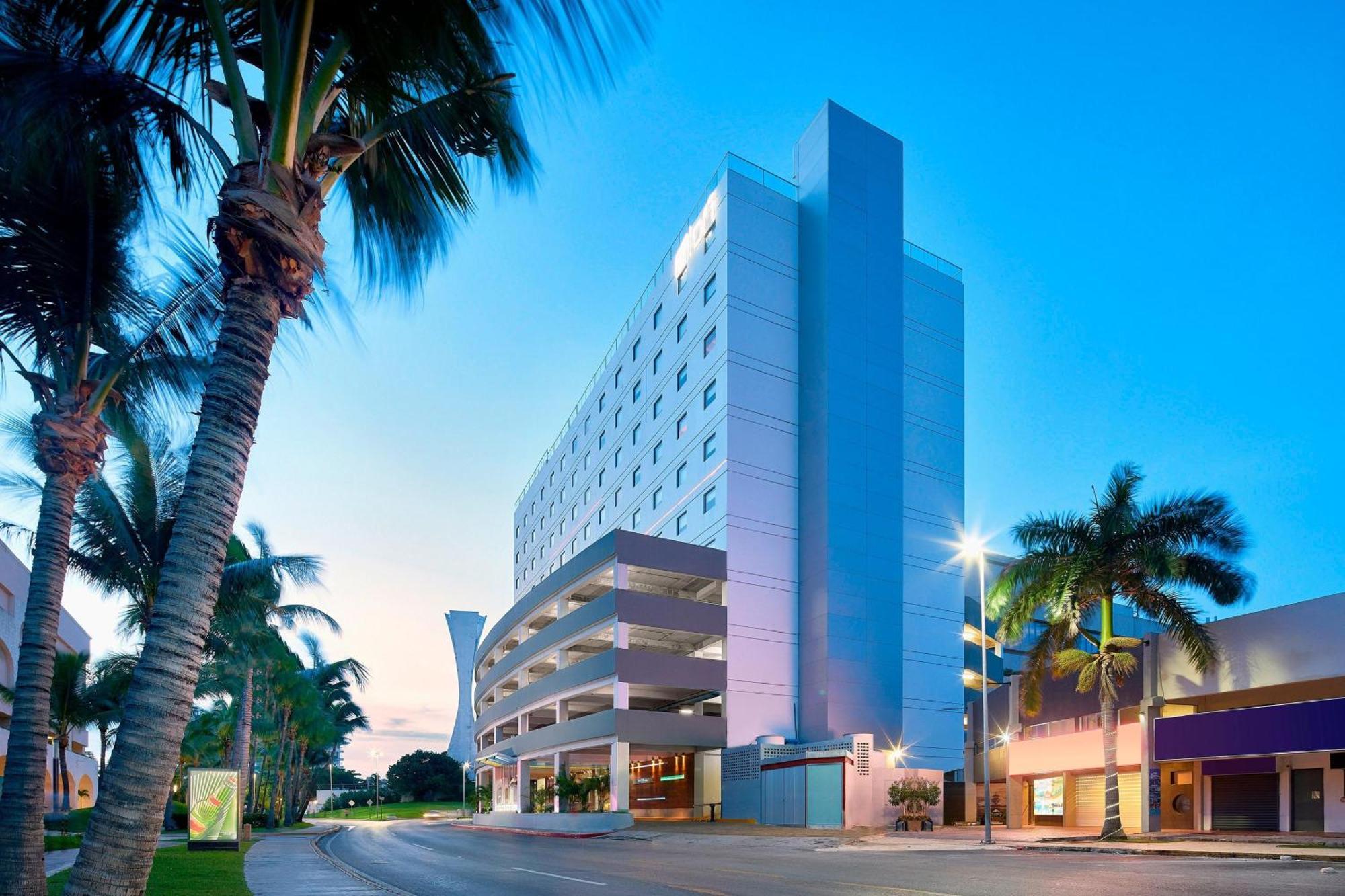 Renovated Aloft Cancún Eksteriør billede